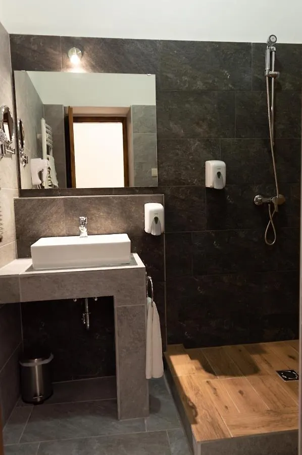 Ven Diofa De Lux Panzio Bed and Breakfast Szeged Bed & Breakfast