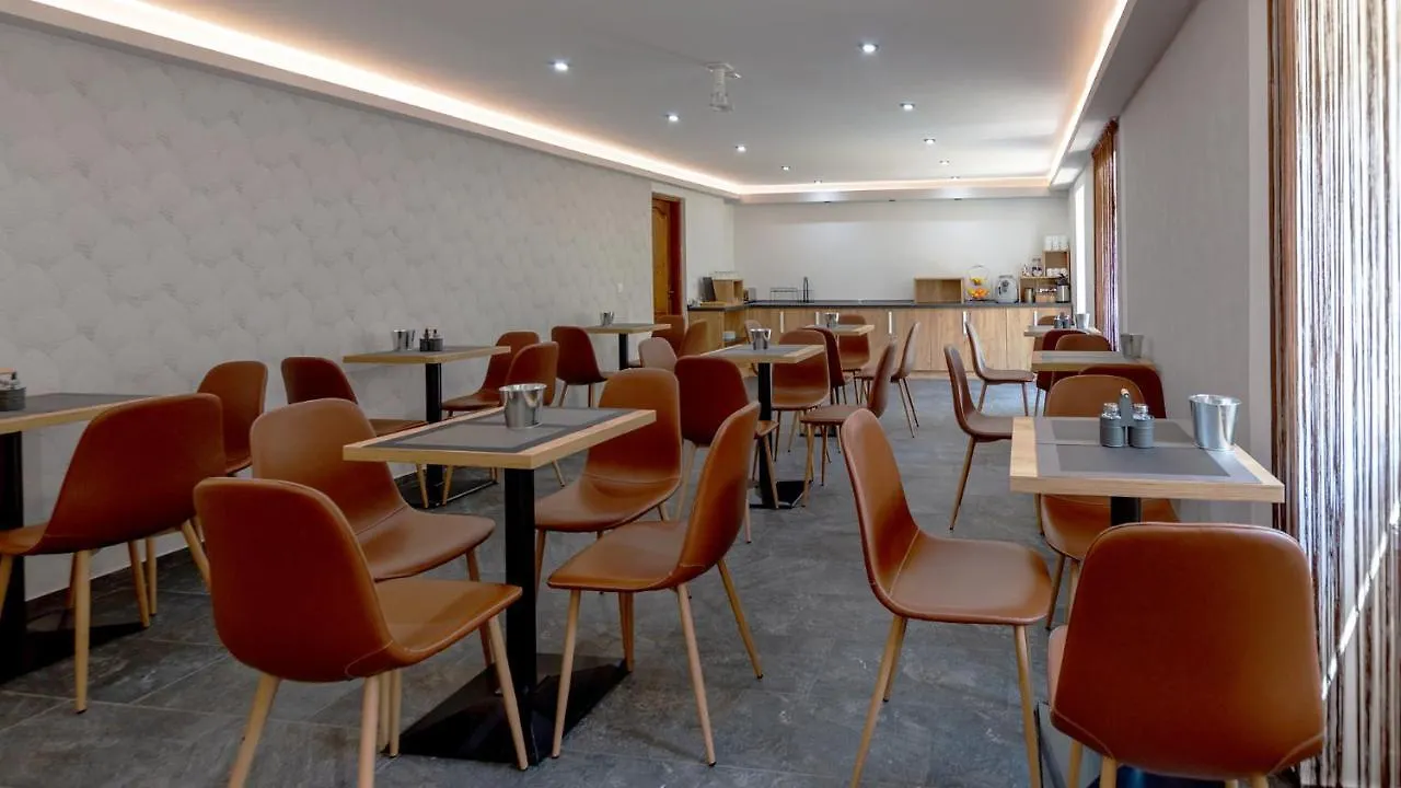 Ven Diofa De Lux Panzio Bed and Breakfast Szeged Bed & Breakfast