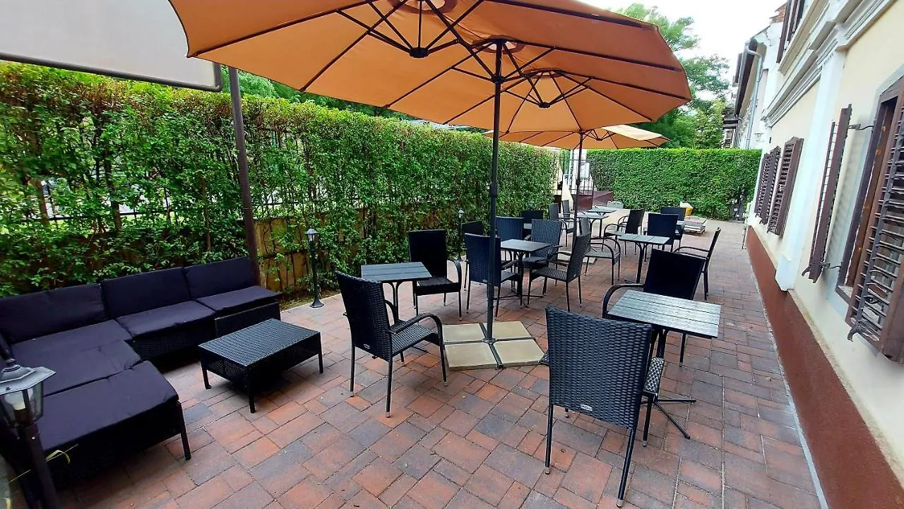 Ven Diofa De Lux Panzio Bed & Breakfast Segedin 4*,