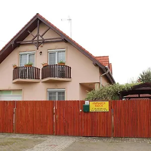 https://imre-apartman.hotels-hajduszoboszlo-hungary.com