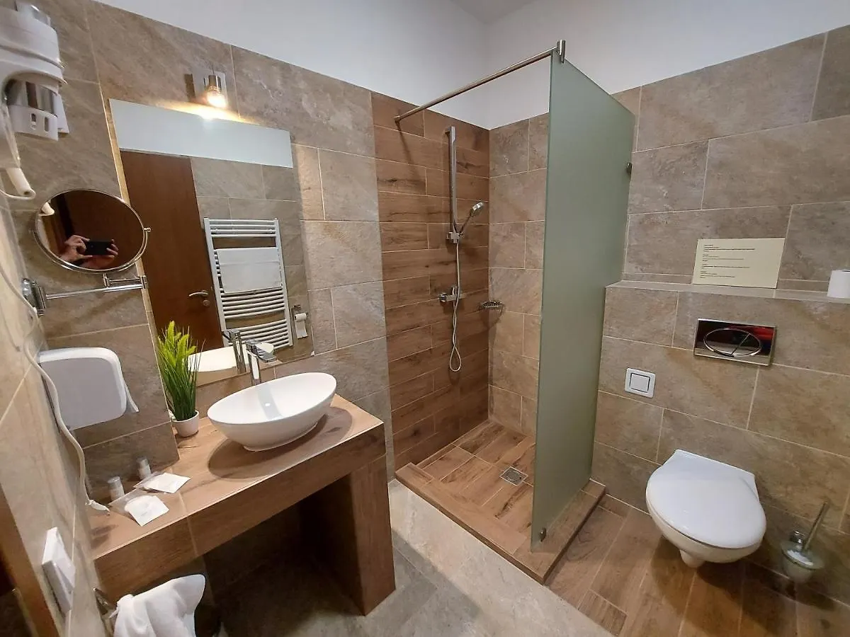 Ven Diofa De Lux Panzio Bed & Breakfast Szeged